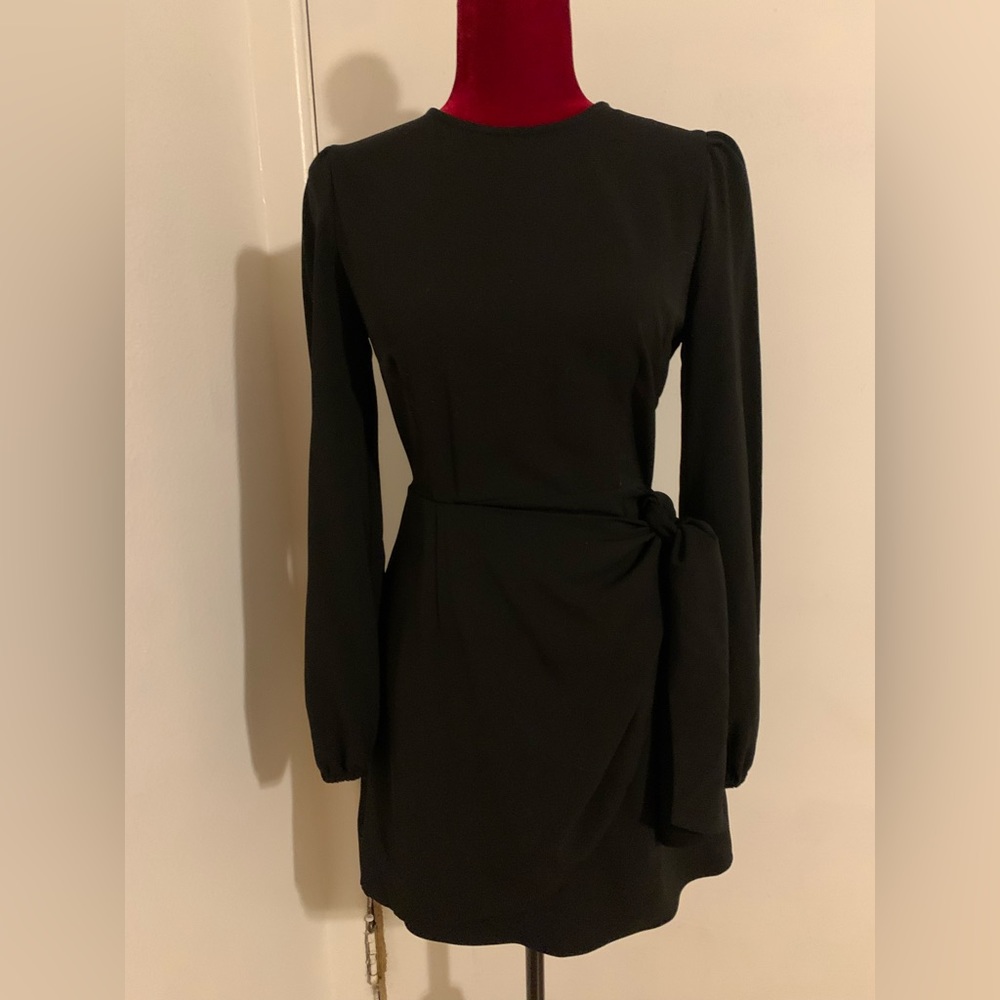 Do+BE classic black dress